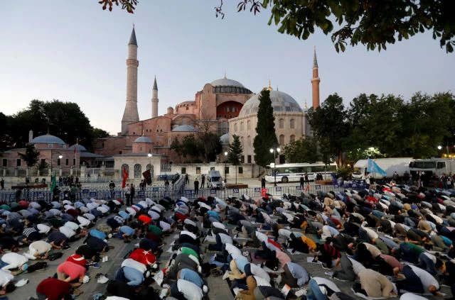 Νέα πρόκληση Τούρκων: Μπαϊράμι στην Αγία Σοφία έπειτα από 87 χρόνια!